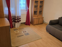 Apartament cu 3 camere, cartier Rovine