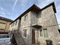 Casa individuala 6 camere de zona metrou Republica