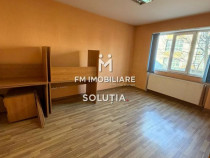 Apartament de vanzare 2 camere , etaj 1 - zona Piata Revo...