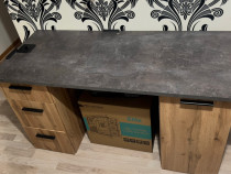 Birou, foarte putin folosit