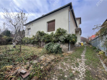 Casa individuala cu 4 camere si teren 900 mp zona Calea Popl