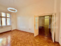 Apartament boem luminos în Piața Mocioni