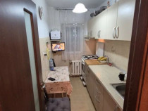 Garsoniera 42mp - Metrou 1 Decembrie - Etaj Intermediar