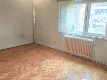 Vand apartament 2 camere decomandat in Deva, zona Gojdu, etaj 1,