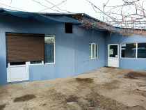 Spatiu Comercial cu spatiu de locuit si teren central