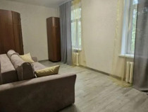 Oferim spre inchiriere apartament cu 3 camere in zona Uverturi