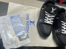 Adidasi mărimea 38
