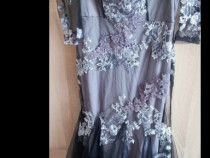 V&acirc;nd rochiță pe corp tip sirenă mărime S-M o dau că &icirc;mi este mare roc