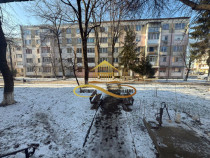De vanzare apartament 3 camere Roman Neamt
