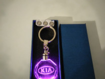 Breloc auto din cristal cu LED - Logo Kia