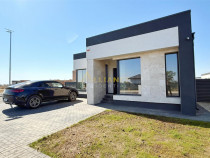Casa individuala parter - 4 camere 2 bai - 350mp teren - 2 m