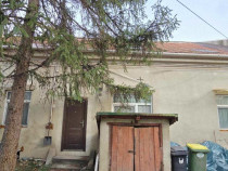 Apartament la casa de vanzare, central str. Cuza Voda