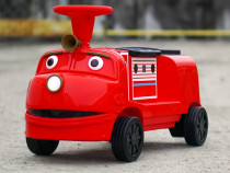 Trenulet electric pentru 2 copii CHUGGINGTON, 2x45W 12V, RED