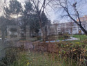 Apartament cu 3 dormitoare, 2 bai, boxa mare, parter inalt,