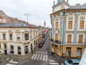 Apartament ultracentral cu 4 camere partial amenajat Comi...