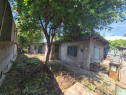 Teren intravilan 300mp cu casa demolabila, zona Chercea