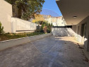 Vanzare Apartament 4 cu camere cu curte / loc parcare/ ul...