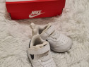 Adidasi nike copii marimea 17 (8 cm talpa)