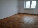 Apartament cu 3 camere, decomandat - zona Grivitei