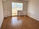 Apartament cu 4 camere, 80 mp, decomandat, etaj intermediar,