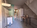 Apartament cu 1 camera la curte comuna cu putini locatari...