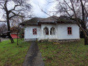 Casă tradițională, &icirc;n centrul satului Polovragi