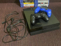 PlayStation 4 cu doua joystick-uri si jocuri la alegere.