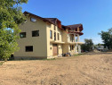 Casa cu 10 camere, 550 mp utili, 10.000 mp teren, Zvoristea,