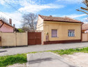 Ocazie Casa veche cu teren generos de 1095 mp in Parneava