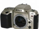 Nikon F50 pe film 35 mm
