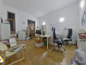 Birou / Apartament generos cu 3 camere cu vedere catre Primaria Arad