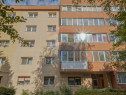 Apartament cu 3 camere de vânzare în Tractorul, Str. In...