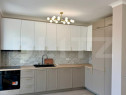 Apartament 3 camere, 94 mp, 2 bai, parcare, bloc nou, zona I