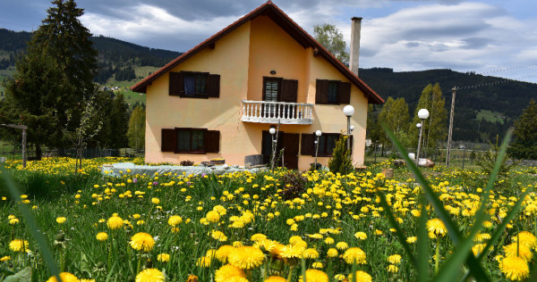 Închiriez vila vatra dornei