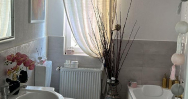 Casa 3 camere cu teren si livada- parau jud brasov