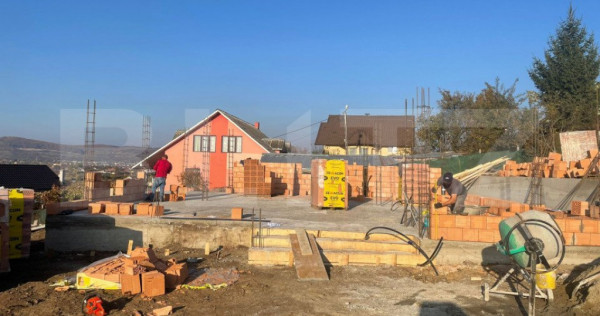 Casa la roșu zona valea ghinzii 400mp teren 117mp utili