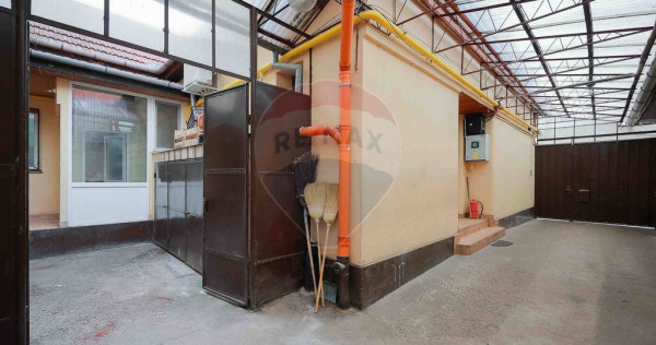 Spațiu comercial și brutărie/patiserie de închiriat ?...