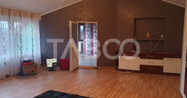 Casa cu 8 camere si 6 bai de inchiriat in fagaras