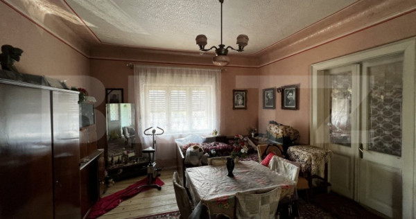 Casa de vanzare in suprafata de 100 mp localizata central i