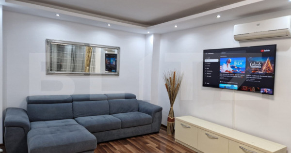 Apartament cu 2 camere, decomandat, zona centrala