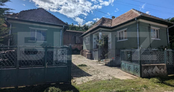 Casă renovabilă cu teren generos de 1268 mp și front de 2