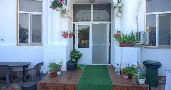 Vând casă piata centrală