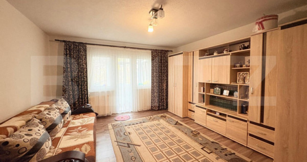 Apartament de vanzare 4 camere ,etajul2/4, 106 mp, micro 16