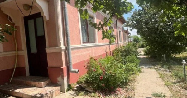 Casa de locuit cu teren si curte mare tiganesti, teleorman