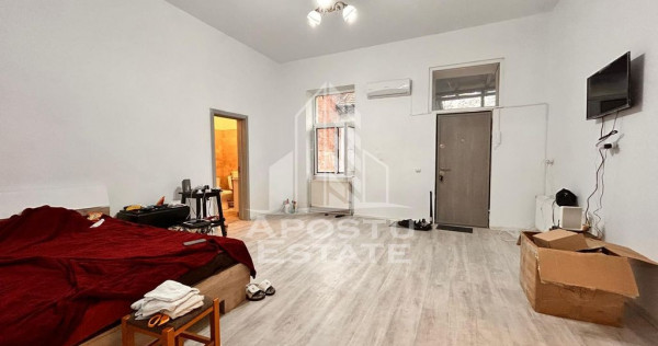 Casă la curte comună, renovată complet în 2024 in zon...