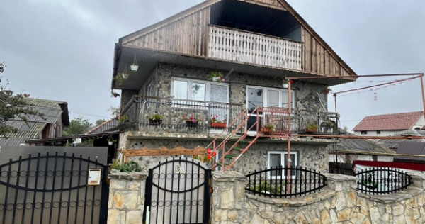 Vând casă în comuna nicolae bălcescu
