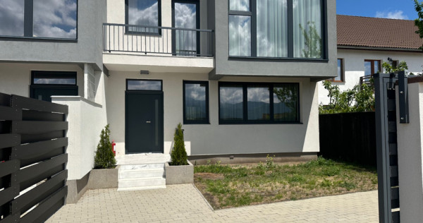 Casa tip duplex de vanzare sau închiriere pe termen lung