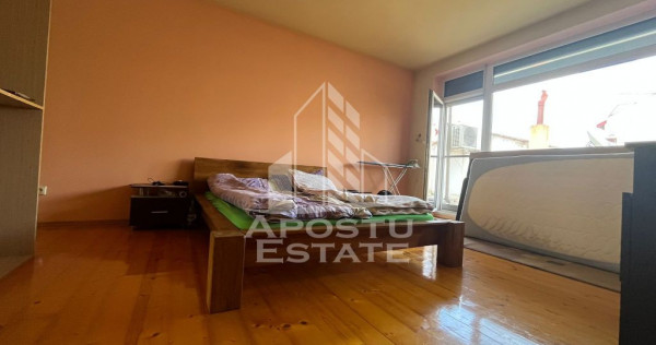 Casa individuala cu 4 camere, teren 404 mp,acces auto,gar...