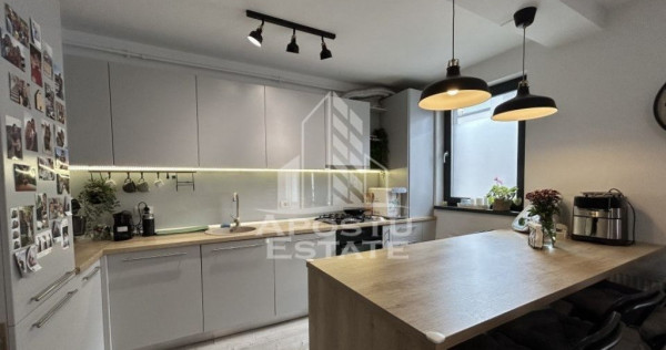 Apartament cu 2 camere, semidecomandat, 2 locuri de parca...