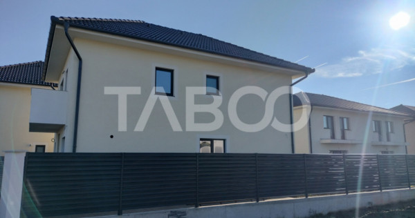 Casa individuala de vanzare 110 mpu si 2 locuri de parcare i